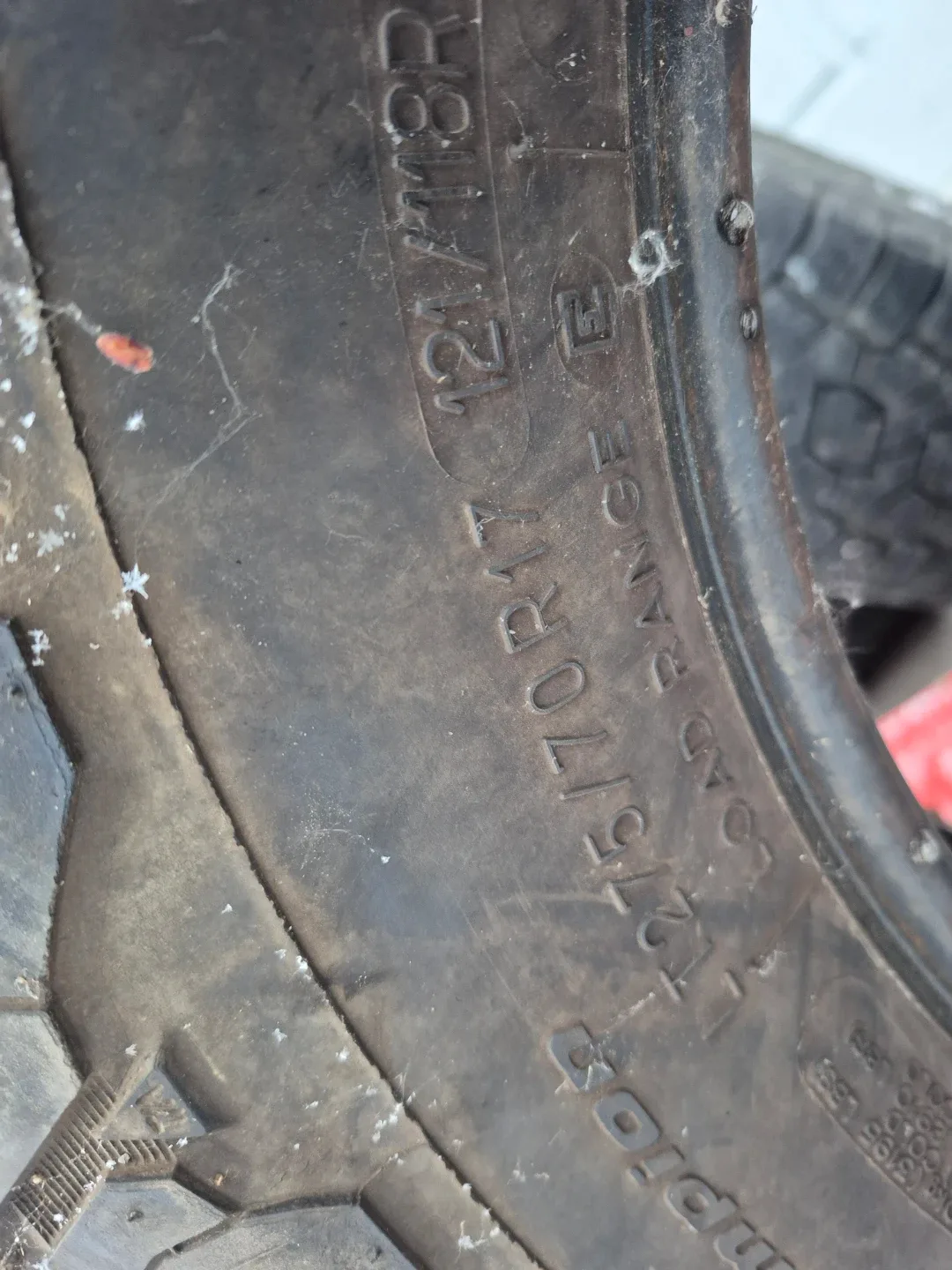 Lt 275/70r17  BFGoodrich All-Terrain T/A Tire image indicator(6)