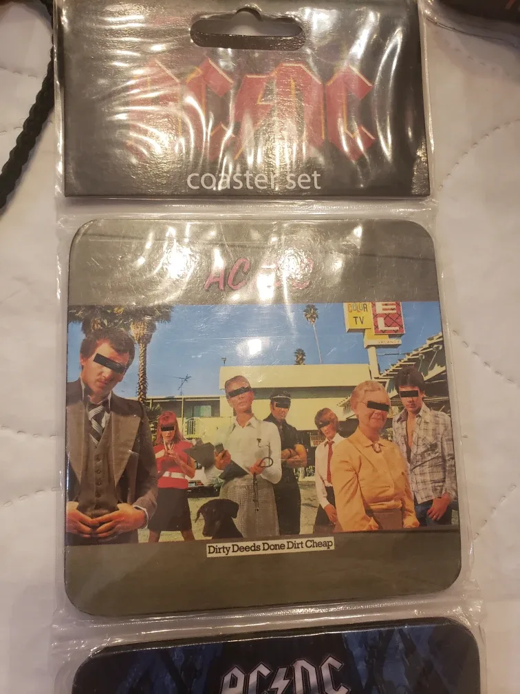 Megadeth Twin Bell Alarm Clock & AC/DC Coasters image indicator(6)