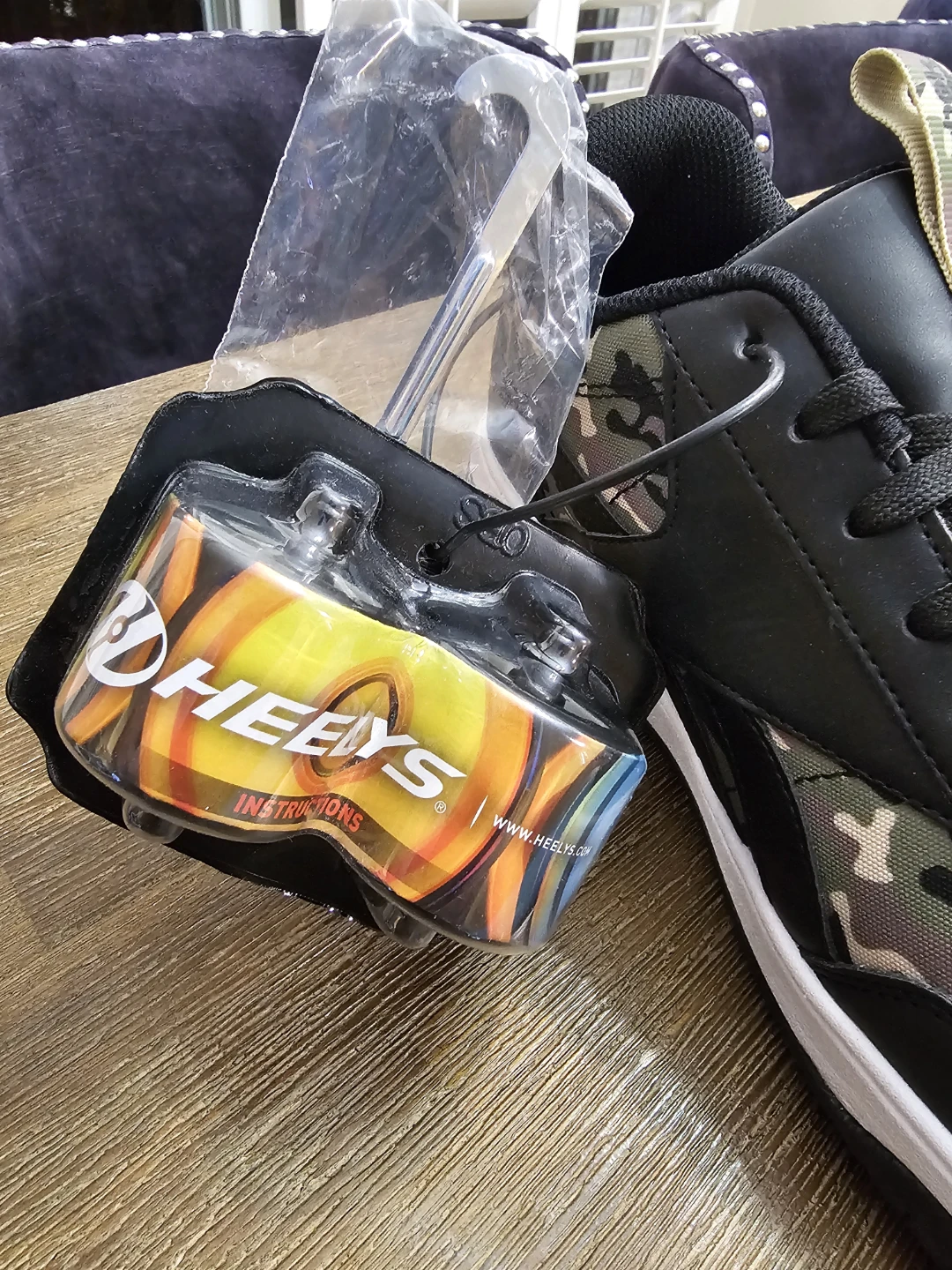 Reebok x Heelys Wheeled Shoes - Size 8 - photo 3
