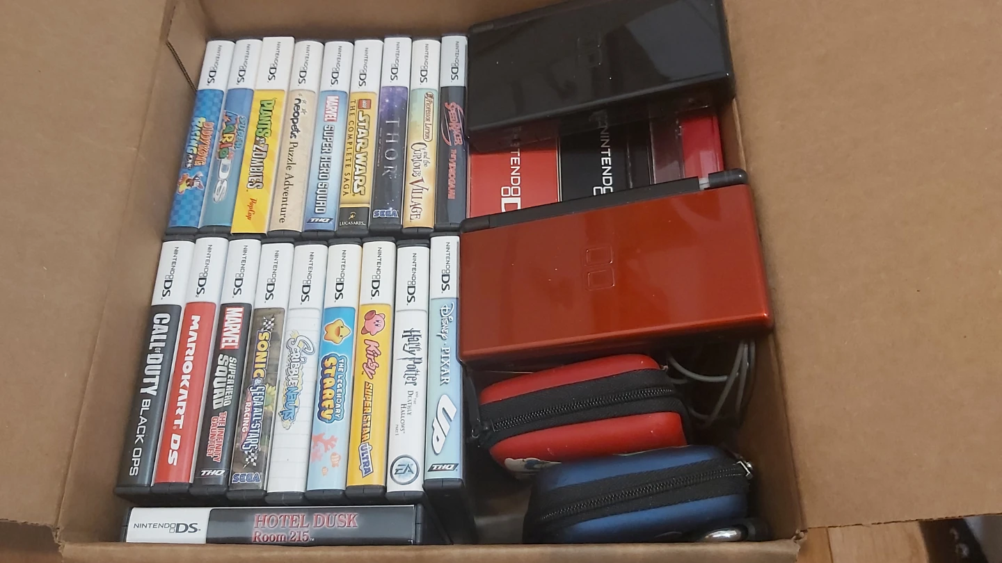 2 DS Lite with 19 Games