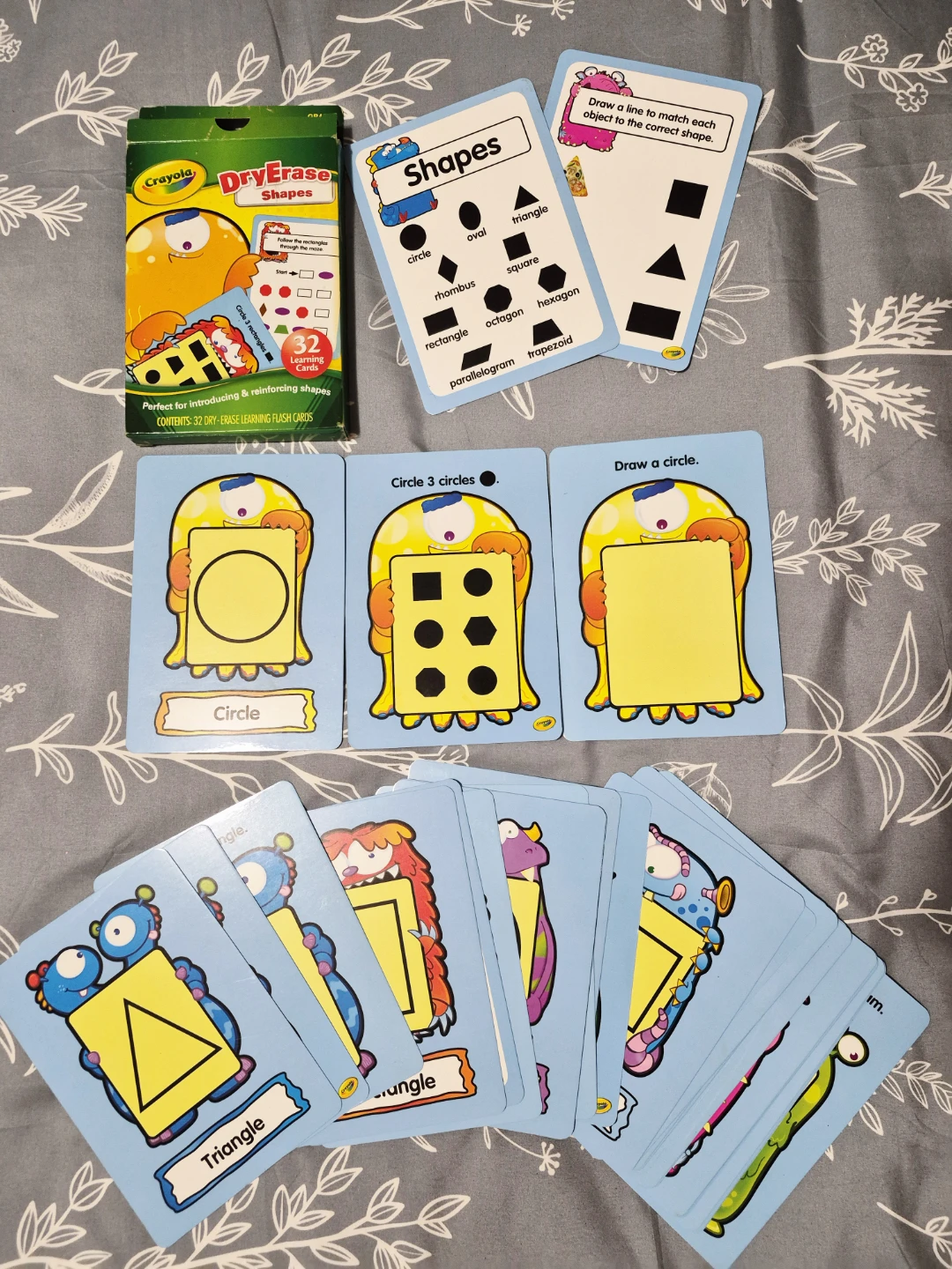 Crayola dry erase shapes kit with 32 learning cards! - photo 2