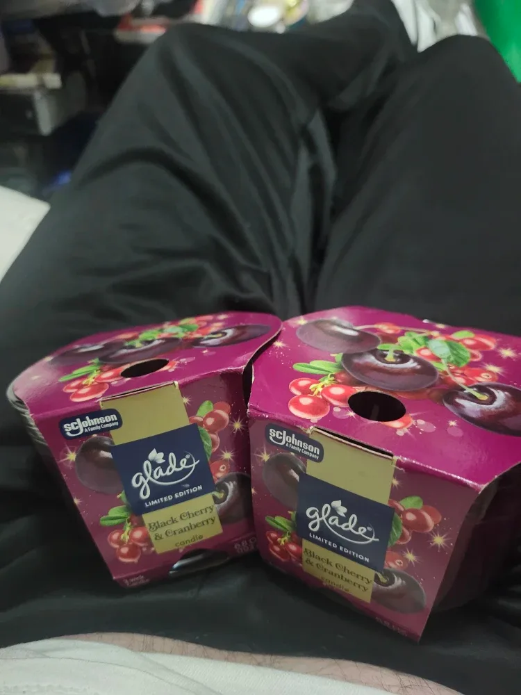 Glade Black Cherry & Cranberry Candle (2-pack)