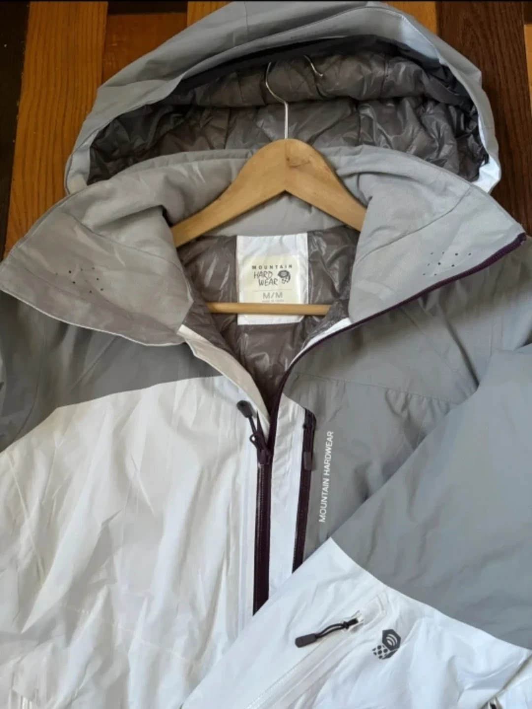New !!Mountain Hardwear Women's Ski Jacket - Size M - photo 3