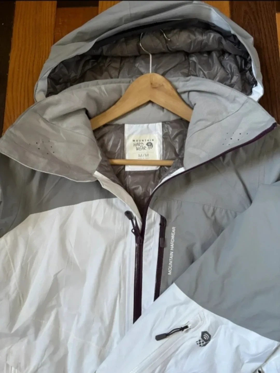 Mountain Hardwear Women's Ski Jacket - Size M image indicator(3)
