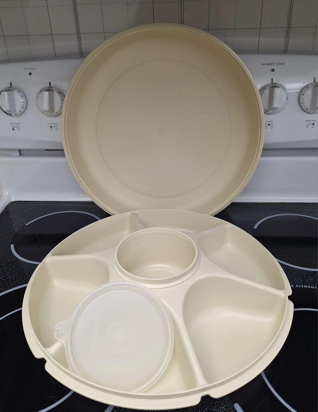REDUCED Tupperware Serving Center Set