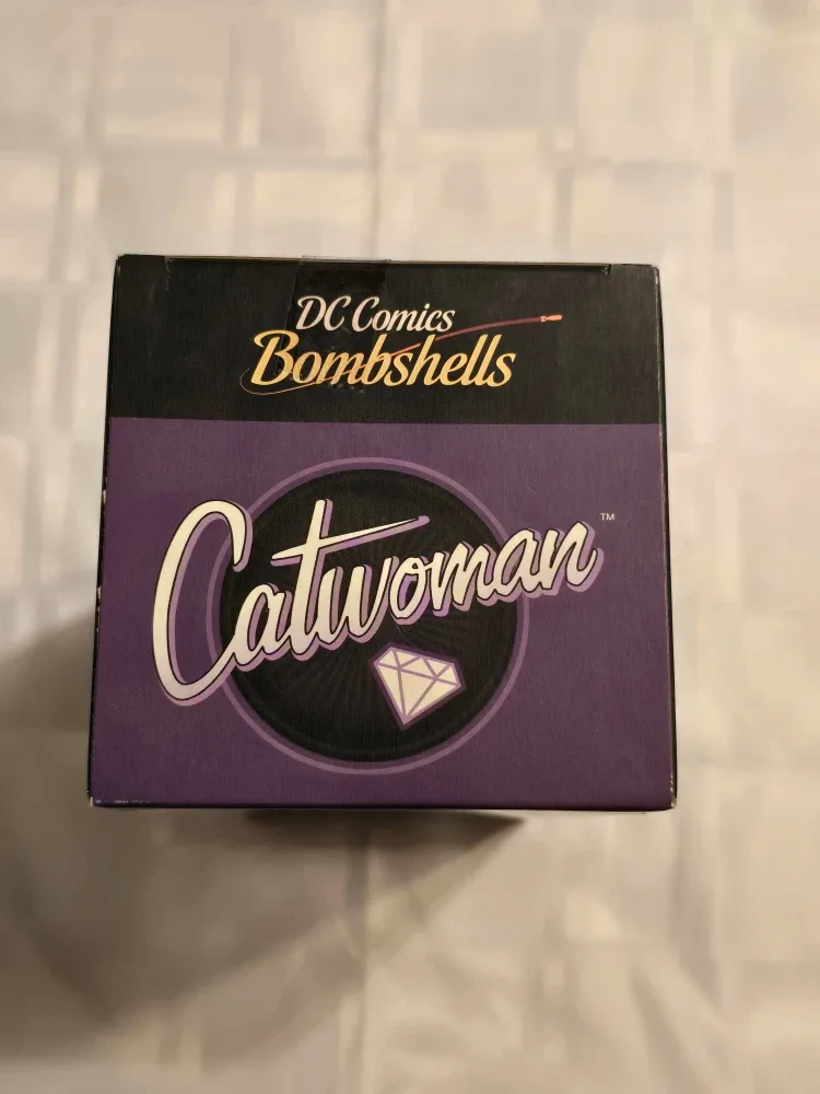 DC Comics Bombshells Catwoman Vinyl Figure image indicator(3)