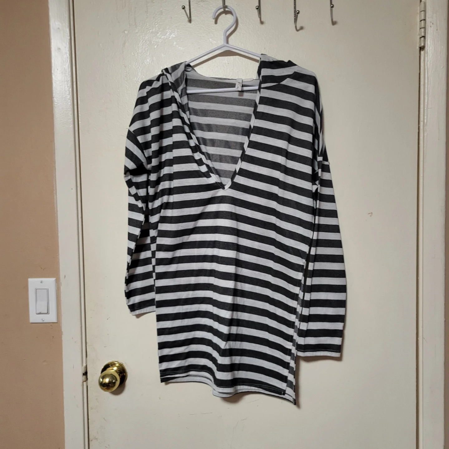Salt & Cove Black & White Striped Hoodie - M/M