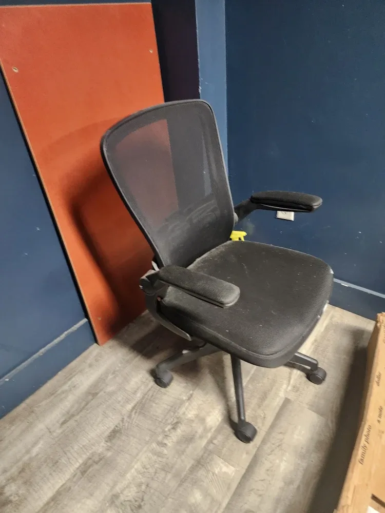 Herman Miller Sayl two Chair - Black image indicator(3)