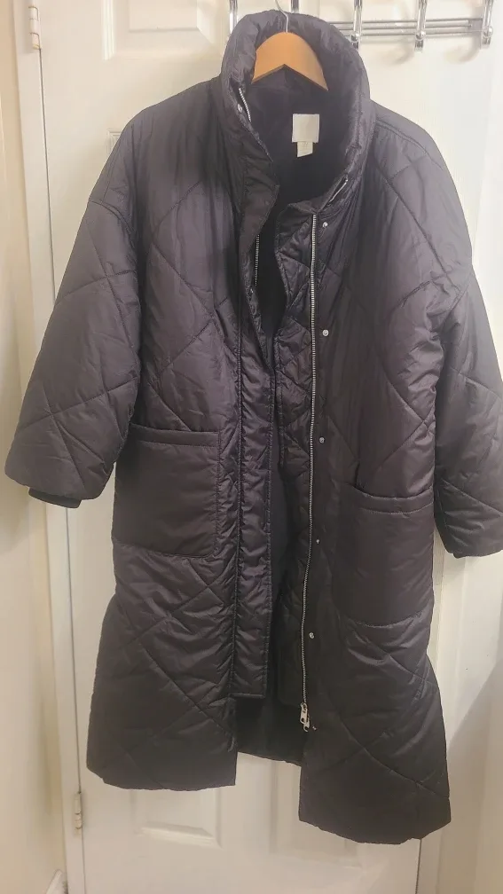 H&M Black Puffer Coat - Size Small