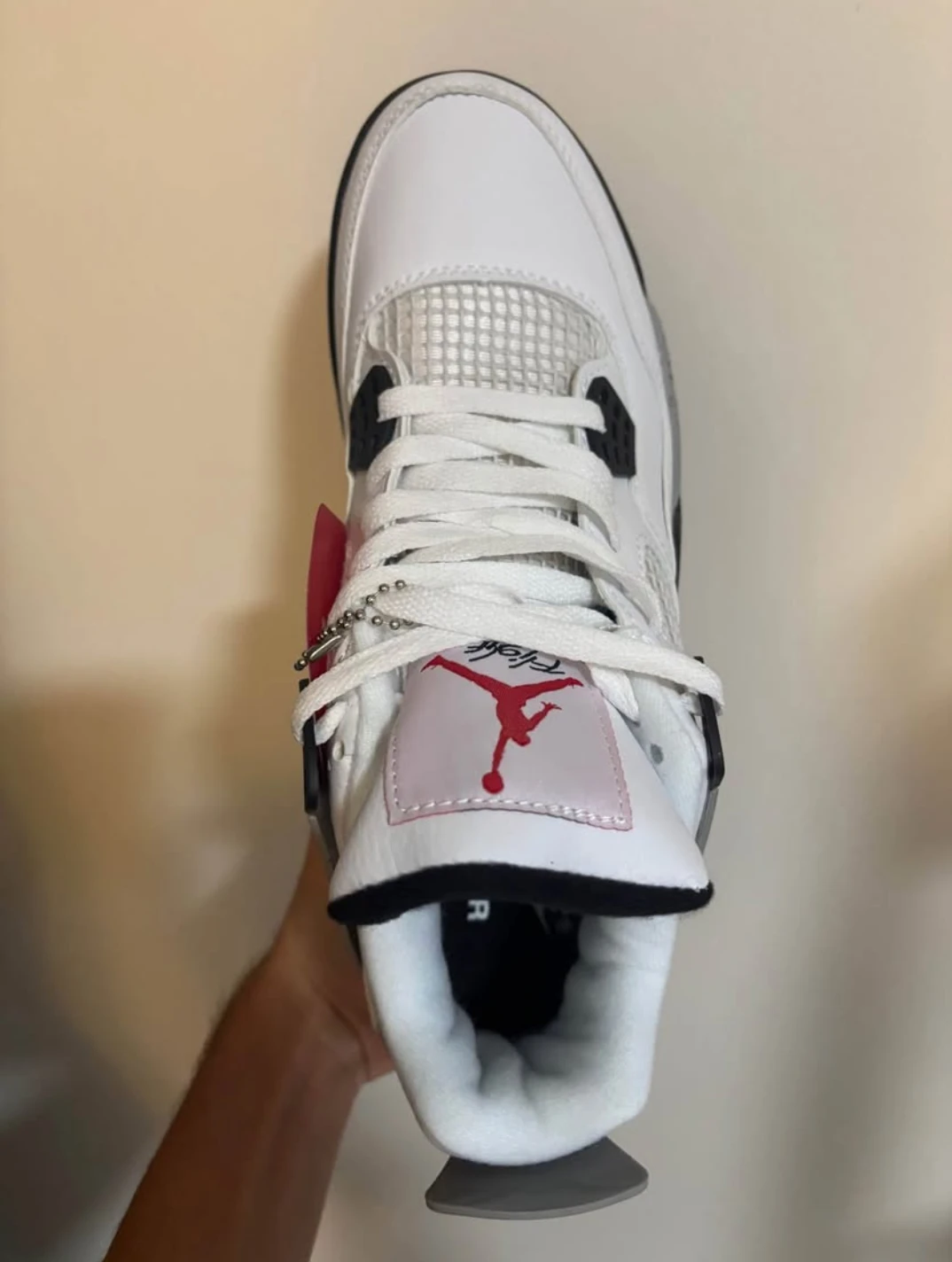 Jordan 4 white cement size 9.5 men's - photo 4