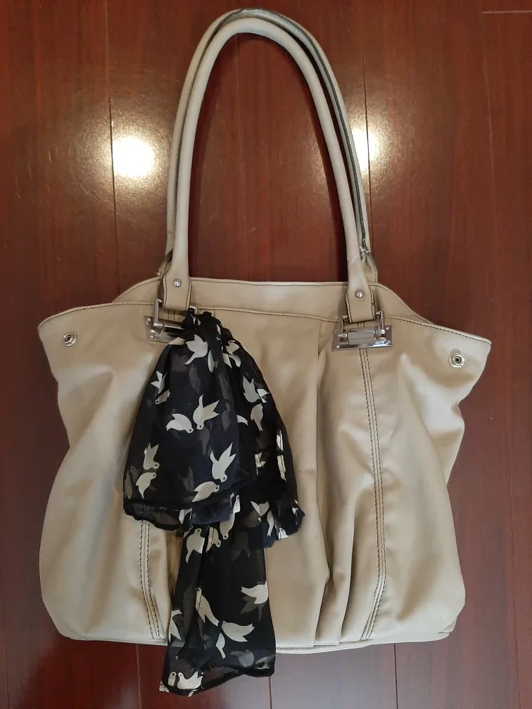 Spring Beige Tote Bag with Scarf