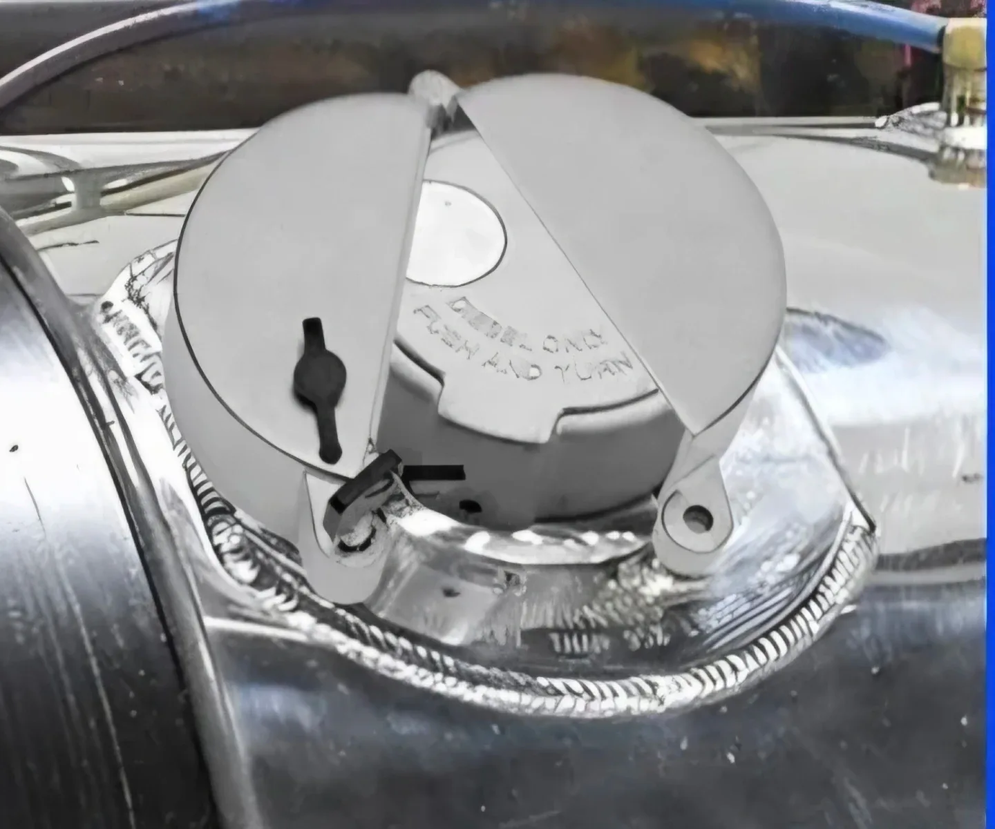 Semi Diesel Truck Locking Fuel Cap & 2 Keys