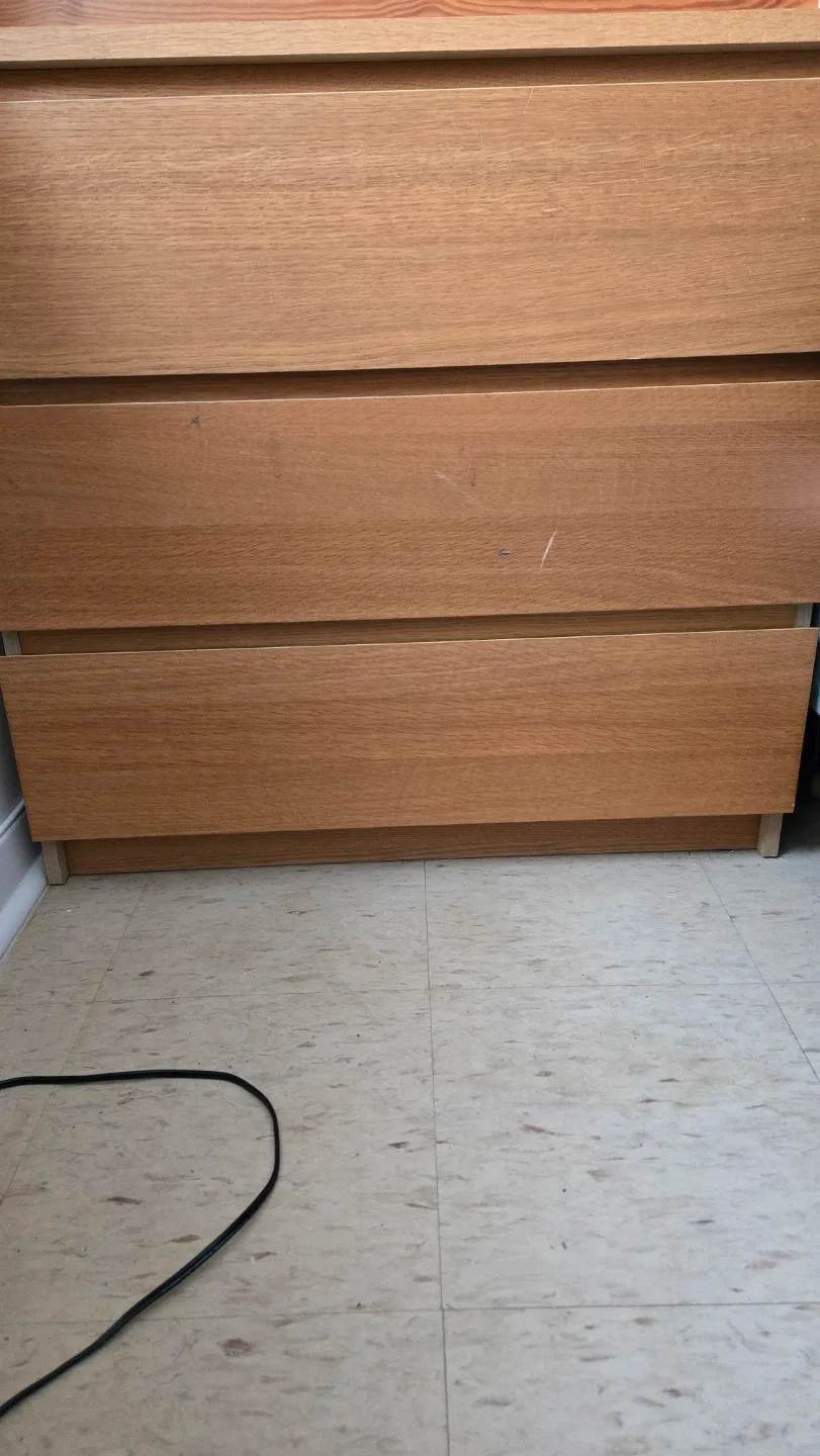 Wooden 3-Drawer Dresser image indicator(2)
