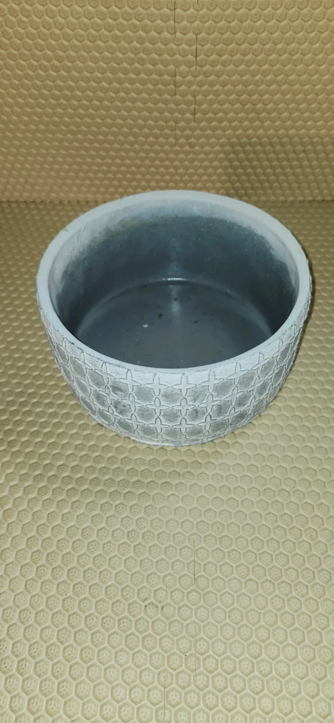 8" Safeway/Fresh Co. Planter