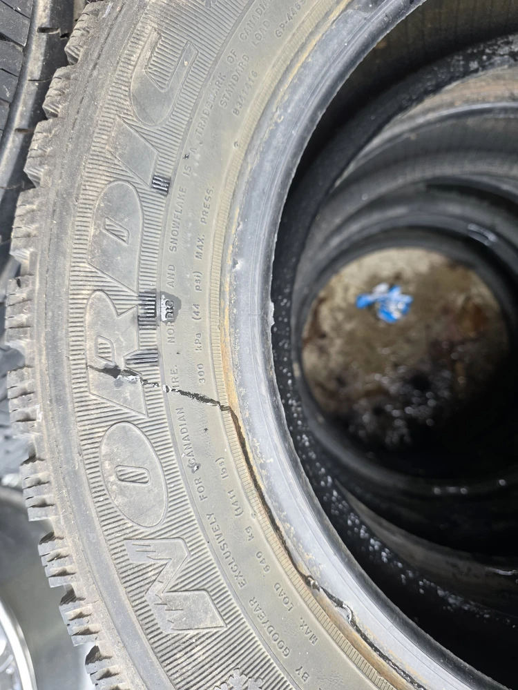 Goodyear Nordic Winter Tires 215/75R15 - photo 3
