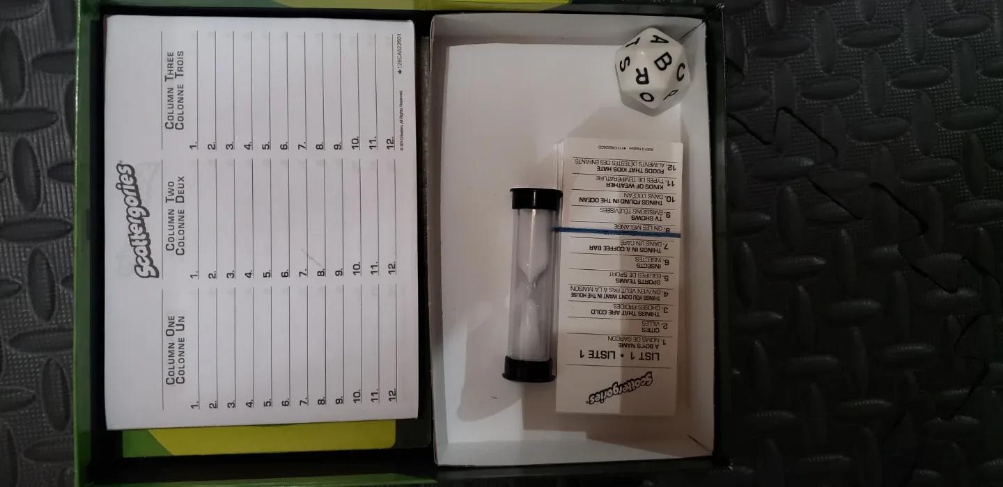 Scattergories Board Game - Hasbro image indicator(3)