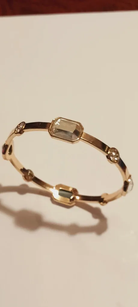 NEW !! Gold Tone Bracelet with Clear Crystals image indicator(2)