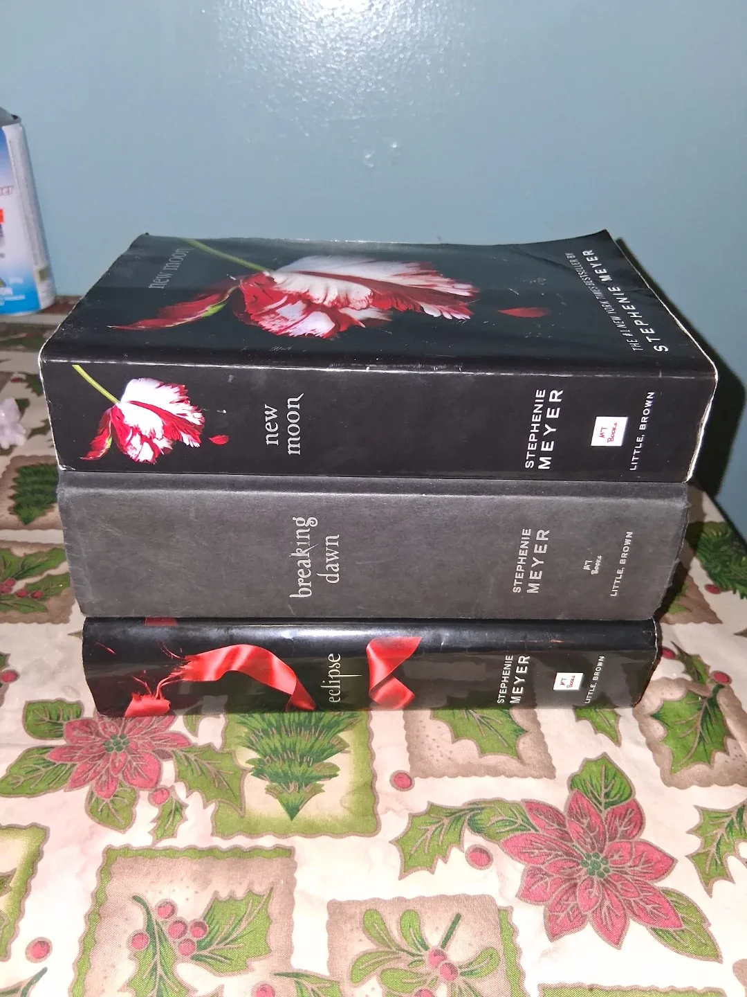 Twilight Saga Books: New Moon, Breaking Dawn, Eclipse