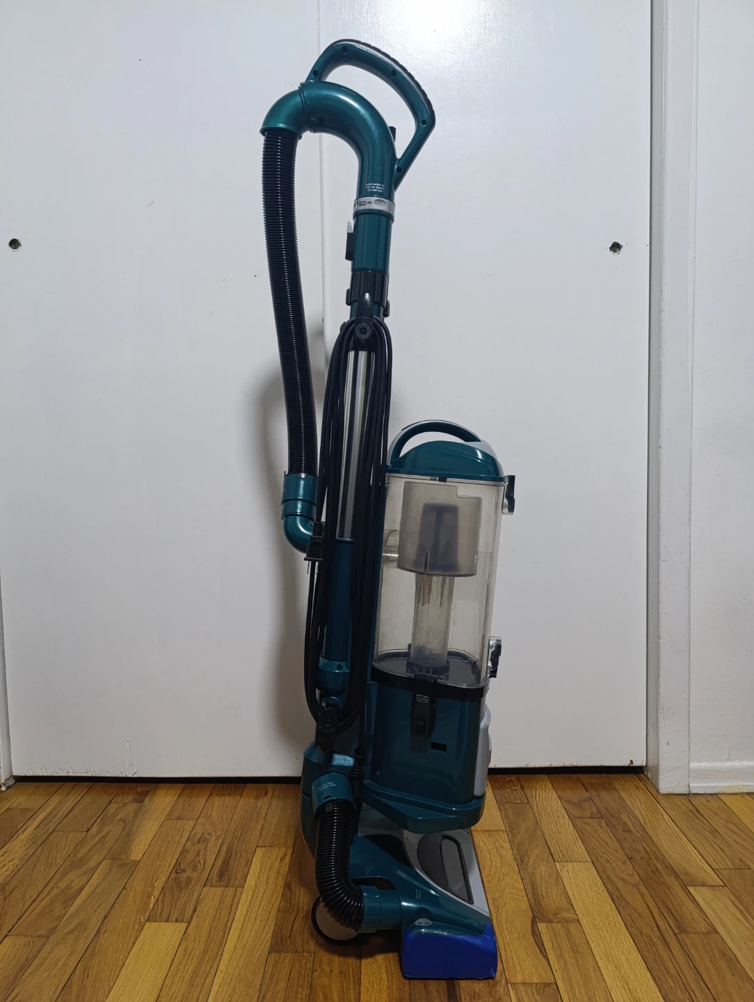 Shark Lift-Away Vacuum - photo 2