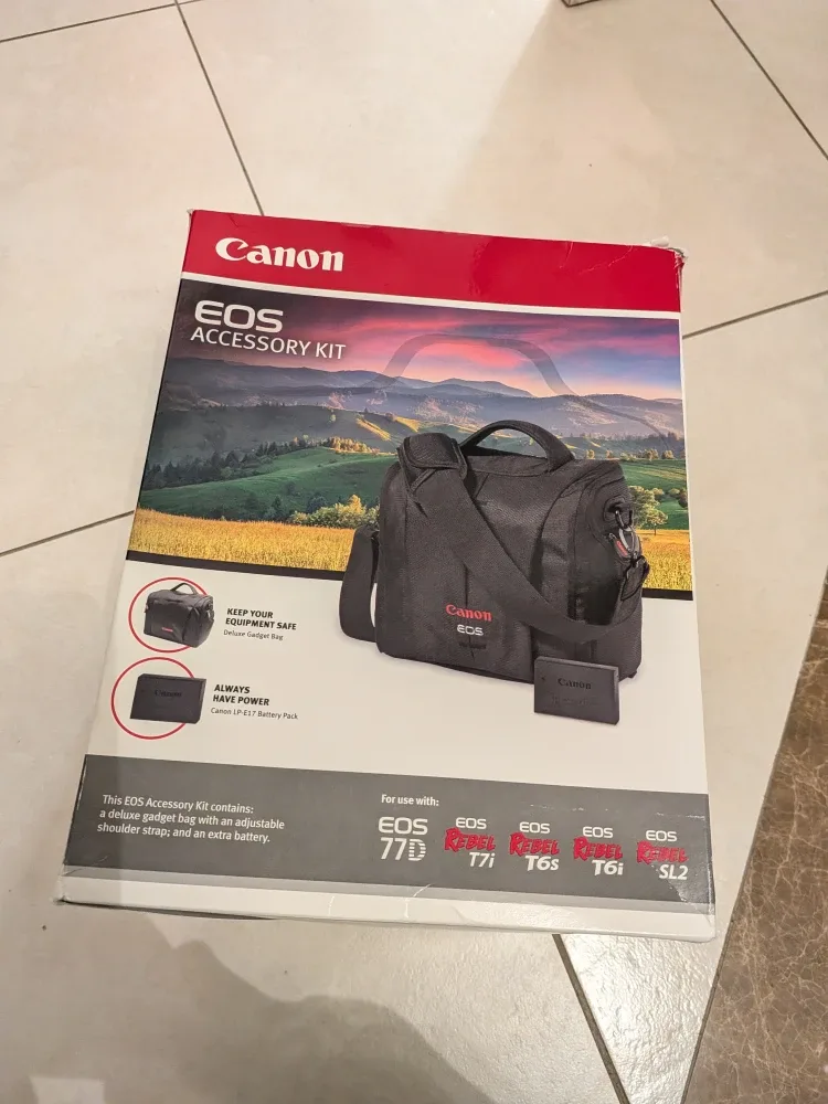 Canon EOS Accessory Kit - Deluxe Gadget Bag