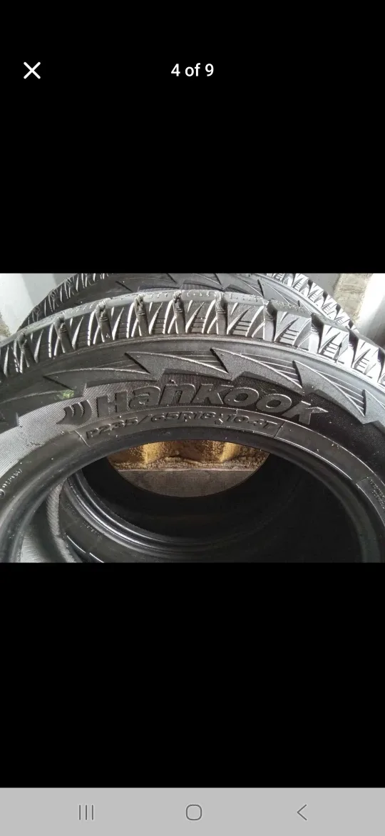 Set of 4 HANKOOK winter tires  (235 65 18) LIKE NEW image indicator(3)