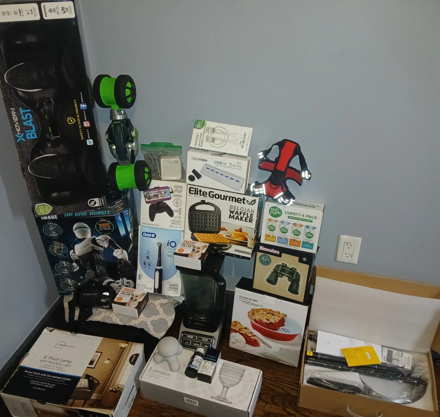 Dog accessories & more, each at a Different price image indicator(3)