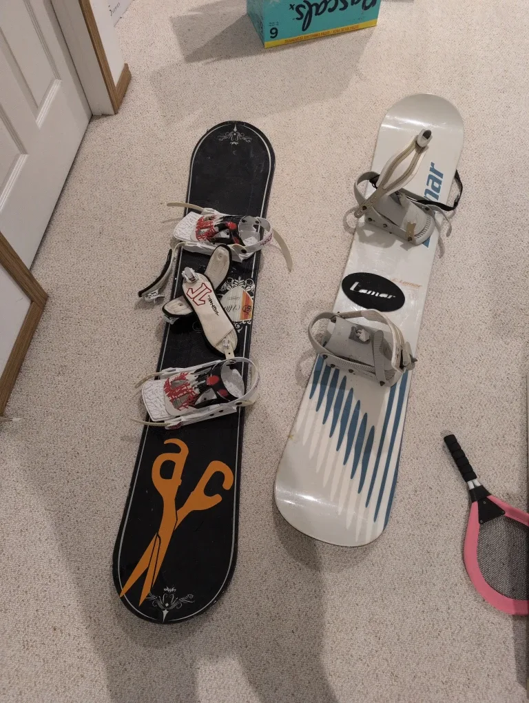 2 old Lamar snowboards