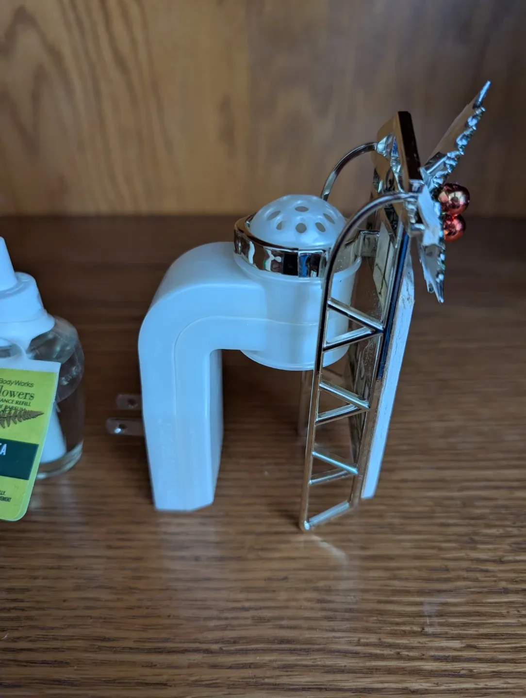 Bath & Body Works Wallflowers Plug & Sled Decor image indicator(2)