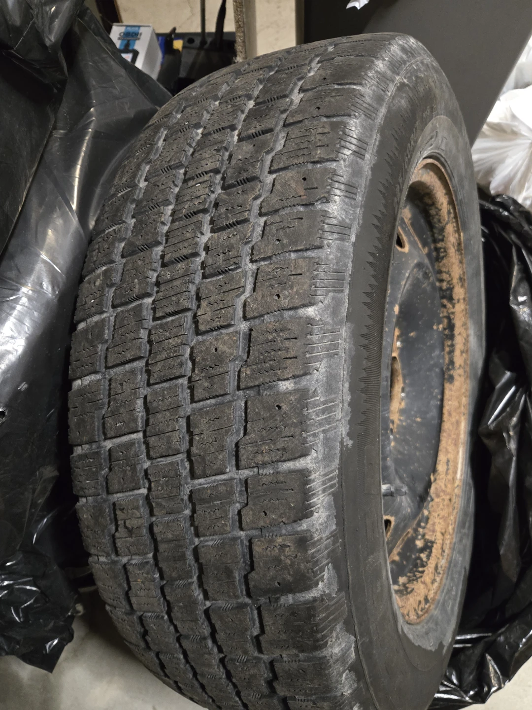 Cooper 225/65R17 winter Tire & Rim set of 4