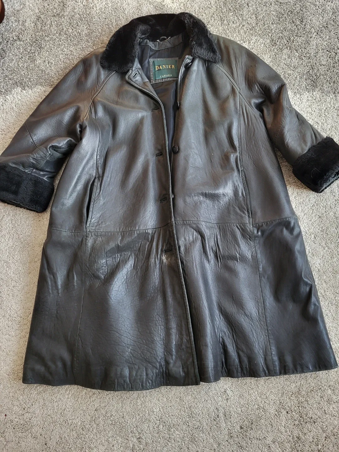Danier Canada Black Leather Coat - Size L