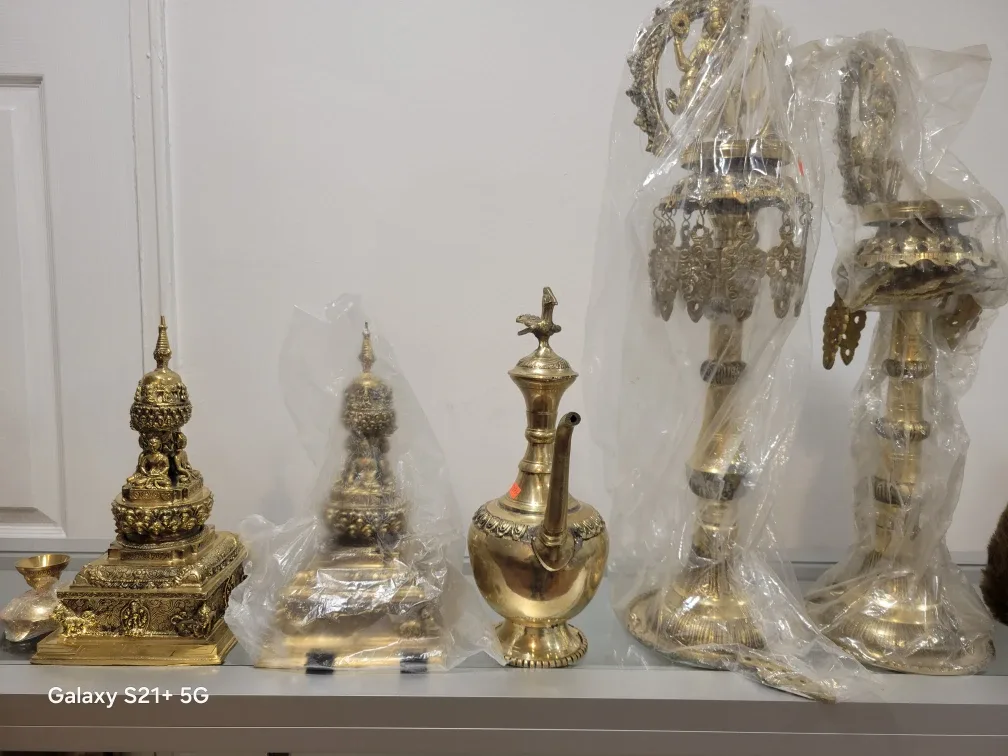 Brass Statues & Decorative Items image indicator(2)