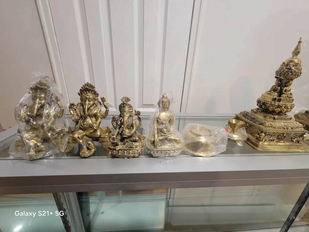 Brass Statues & Decorative Items image indicator(3)