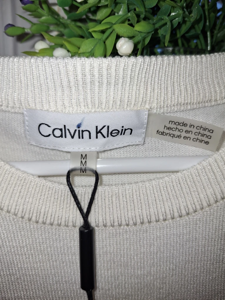 New Calvin Klein Sweater - Size M - photo 3