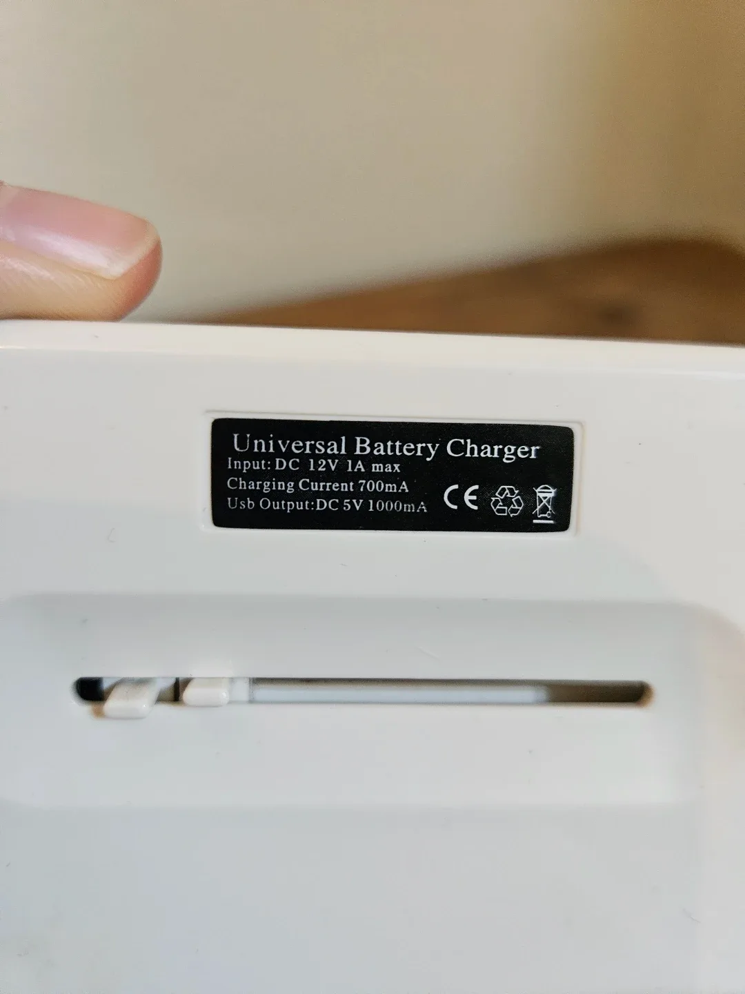 BK Universal Battery Charger