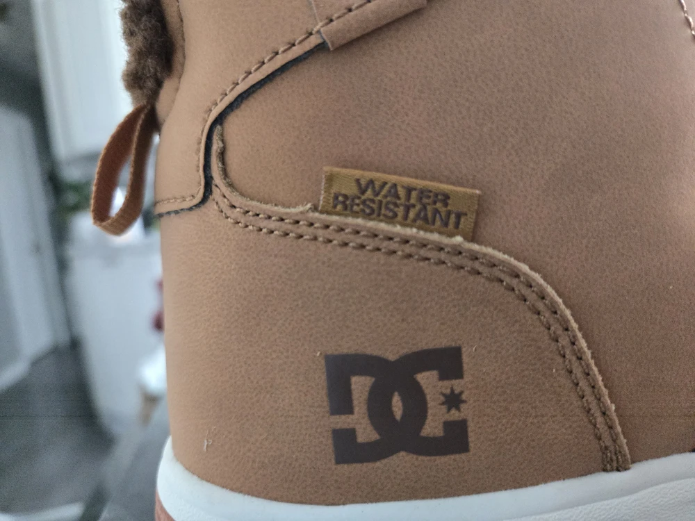 DC Men's Woodland Winter Boots - Size 8/9 - photo 2