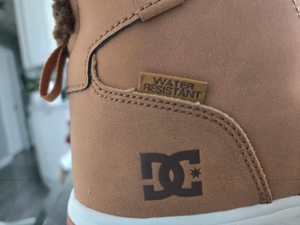 DC Men's Woodland Winter Boots - Size 8/9 image indicator(2)