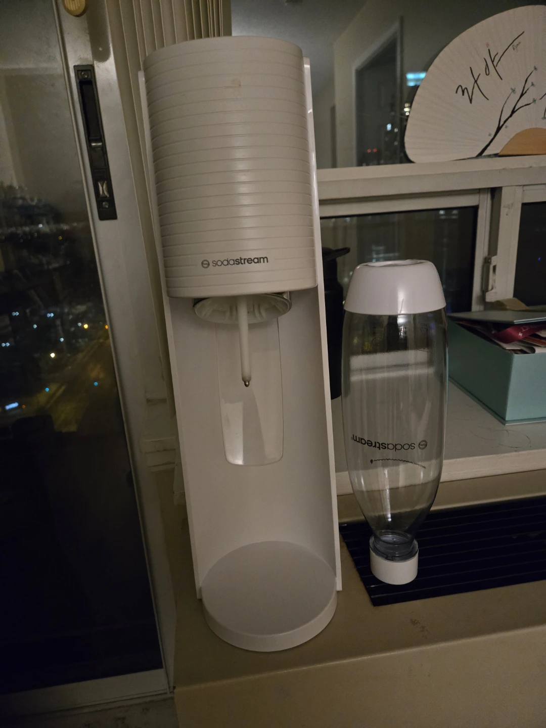 SodaStream Terra Sparkling Water Maker - Like New! - photo 2