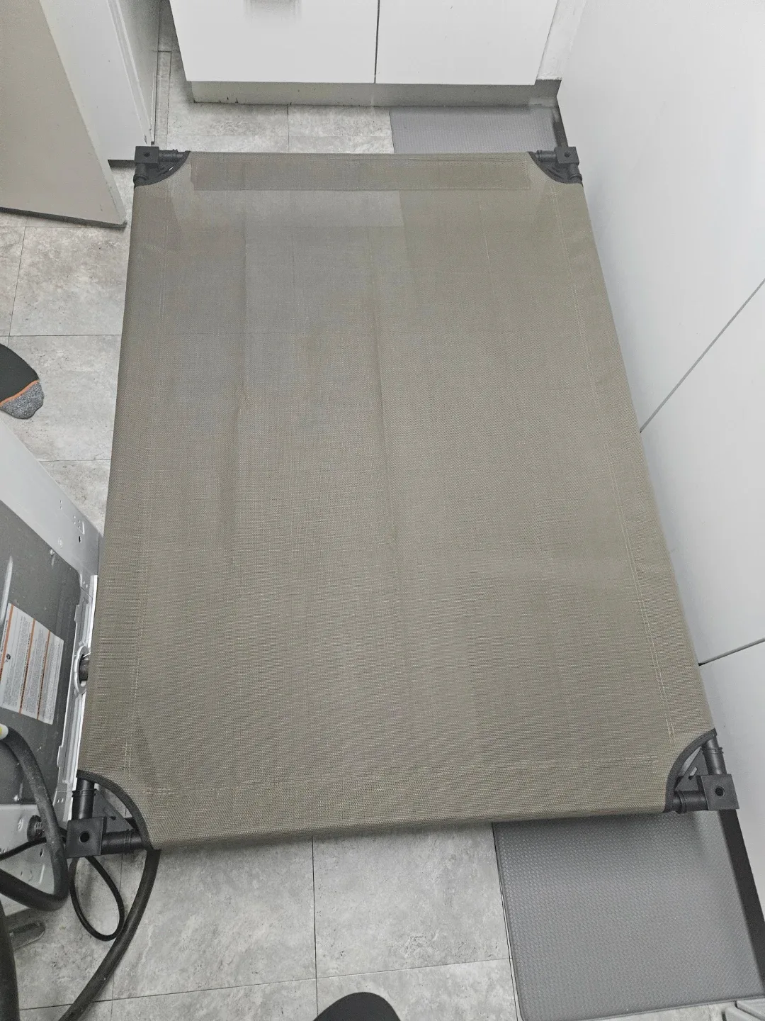 Brown Elevated Dog Bed 130x24x91cm