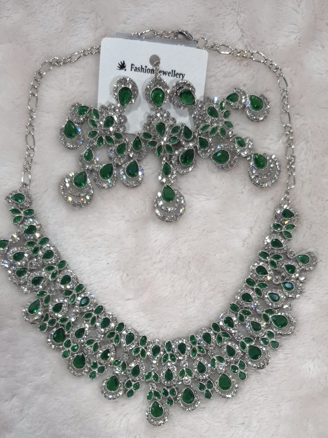 Emerald Green Cluster Bridal Necklace, Earrings & Tikka Set