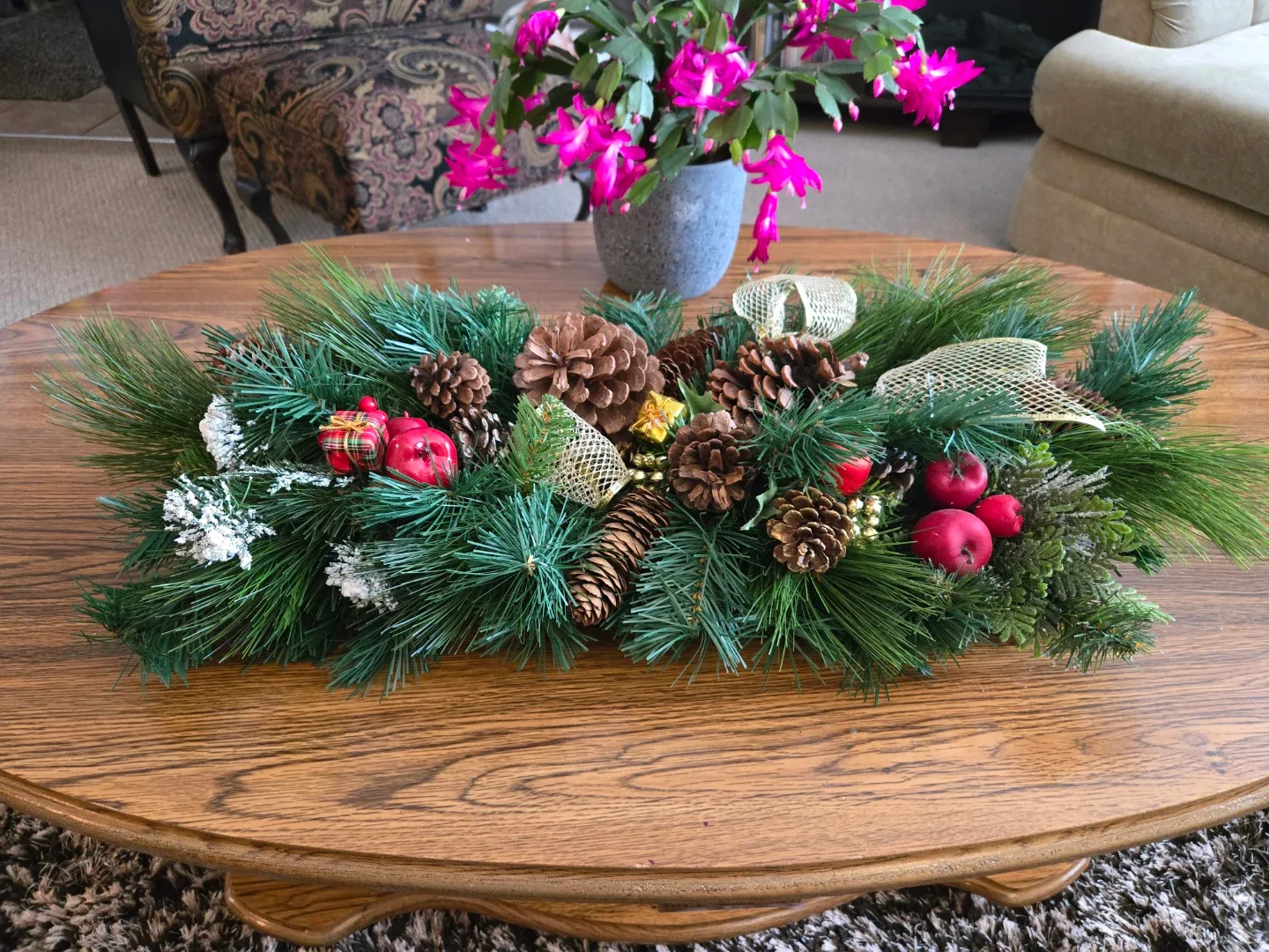 Christmas Pine Cone Centerpiece