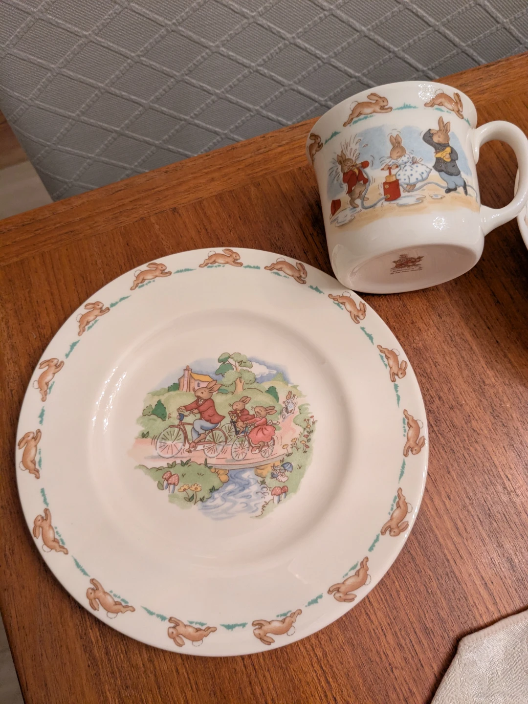 Royal Doulton Bunnykins Children's Set - New in Box! - photo 3