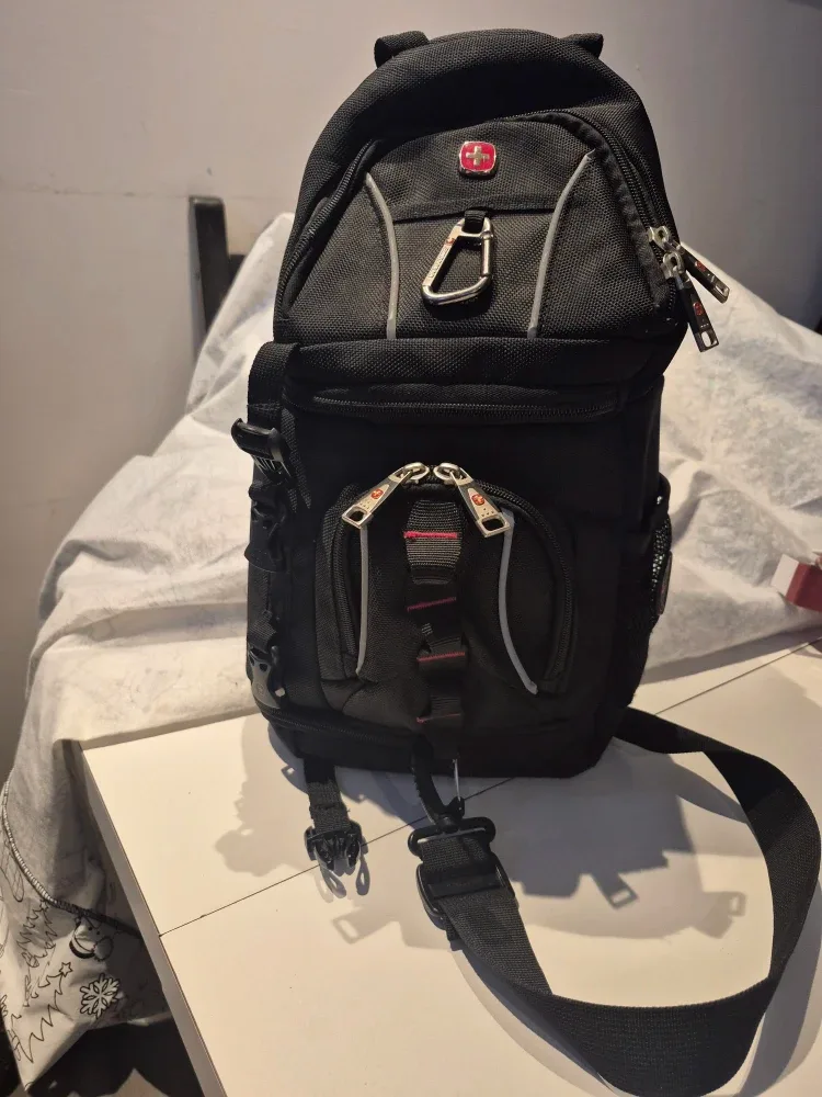 Wenger SwissGear Black Sling Bag image indicator(2)