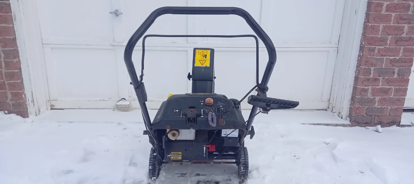 Yardworks 7HP 21" Snowblower - photo 4