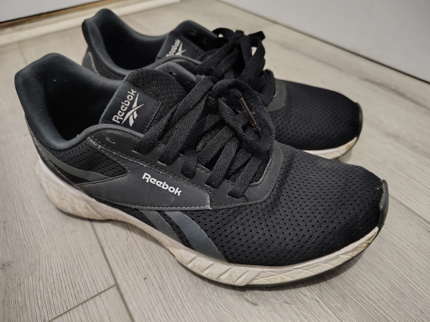 Reebok Running Shoes - Black Size 9, Men. - photo 3