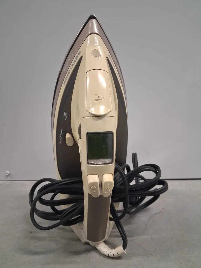 Black+Decker Digital Advantage Iron