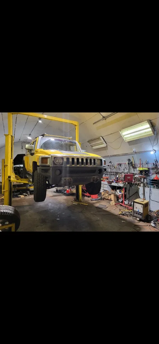 Flat tire repair mobile service or mechanic image indicator(2)