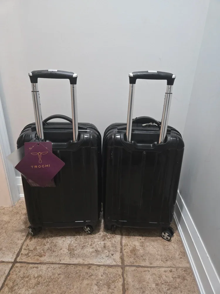 NEW Black Carry-On Luggage image indicator(4)