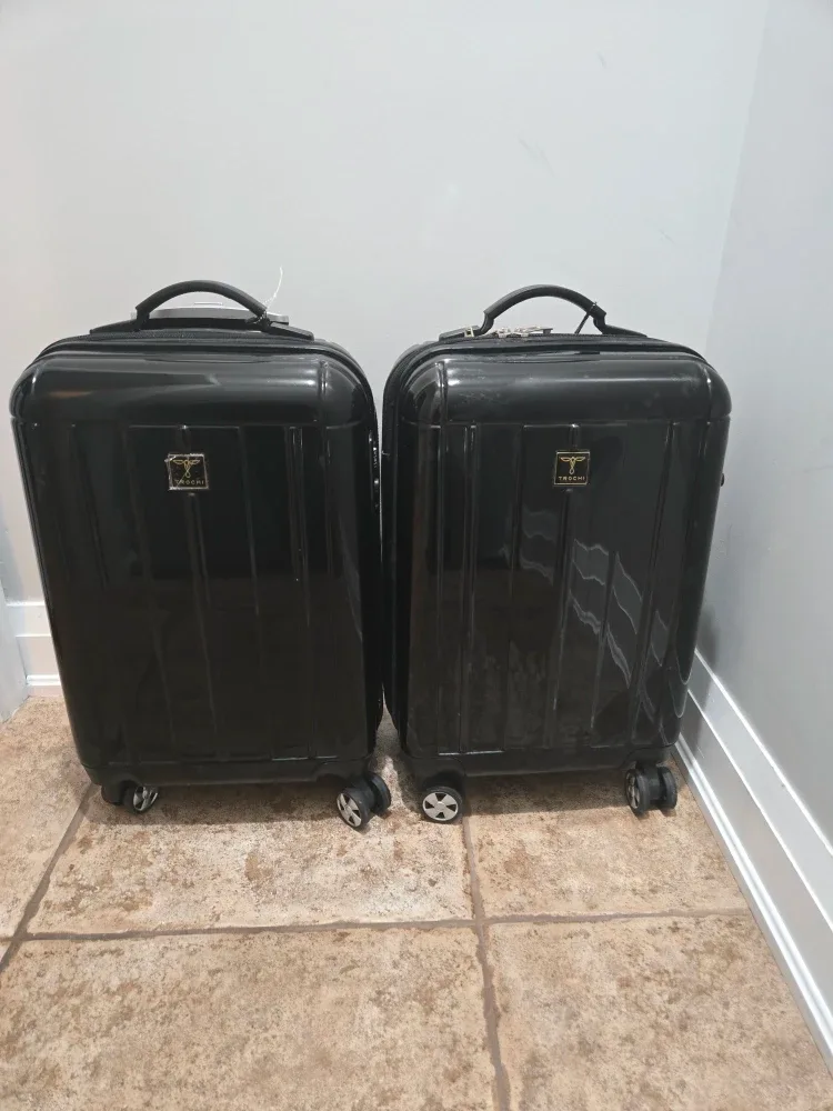 NEW Black Carry-On Luggage image indicator(5)