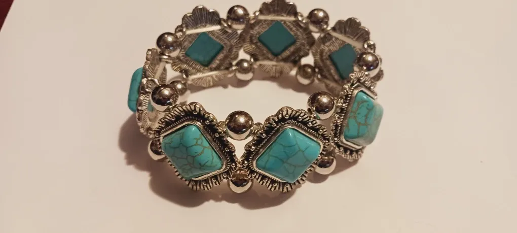 NEW !! Turquoise & Silver Bracelet