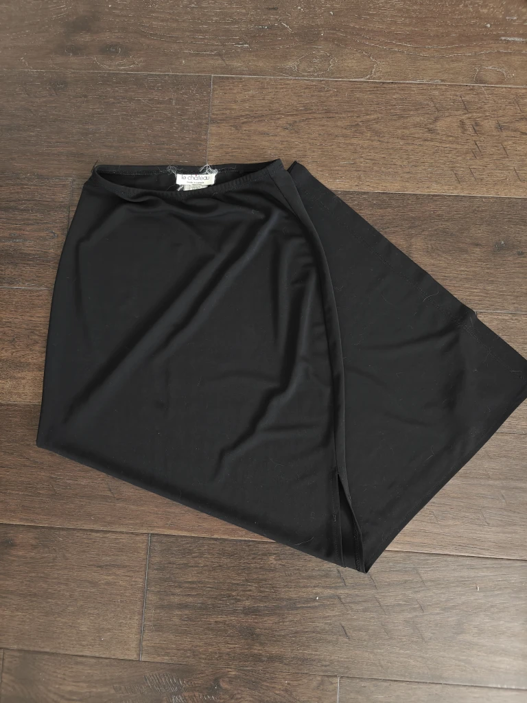Le Chateau Black Skirt Size 4